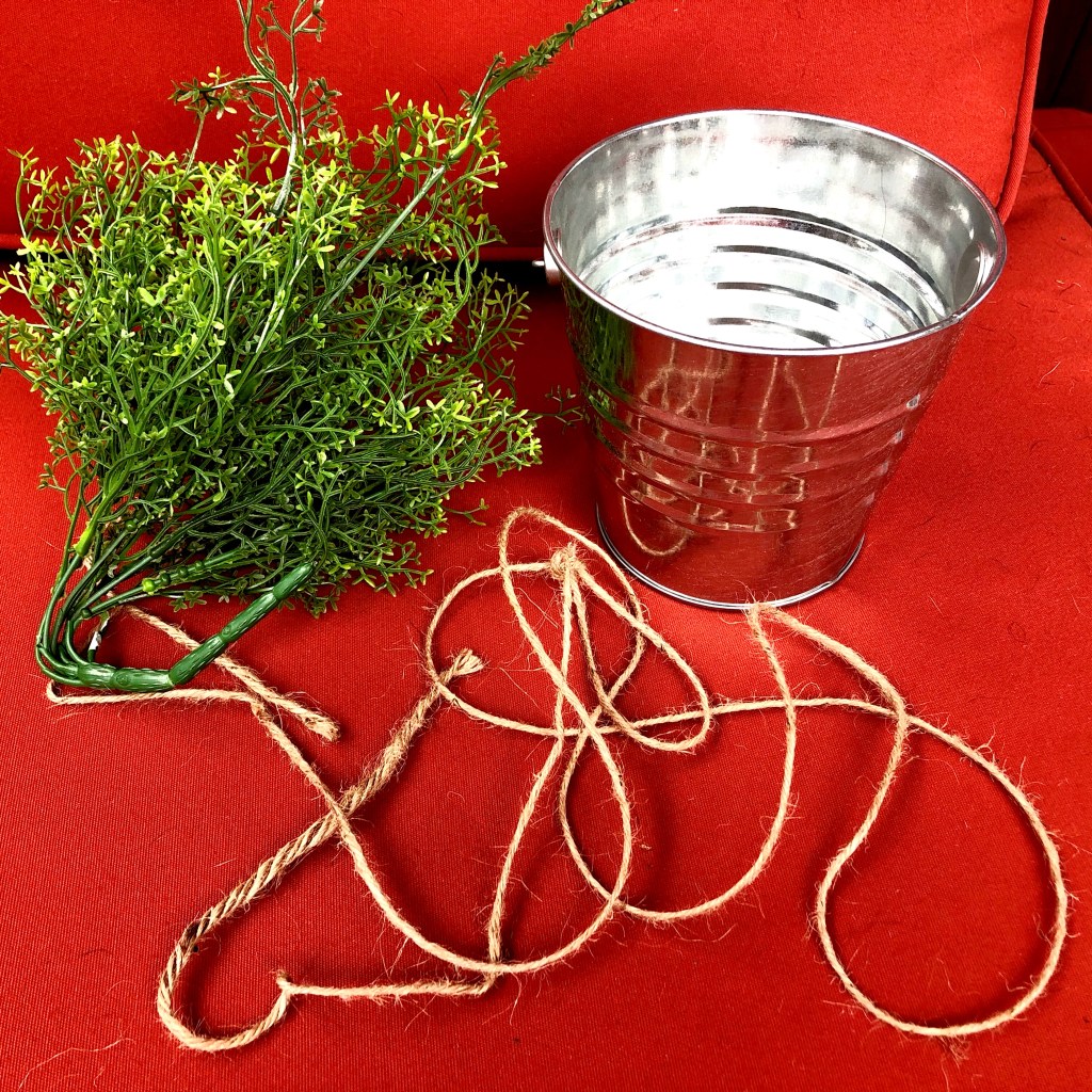 Inexpensive craft that adds greenery to your&nbsp;backyard